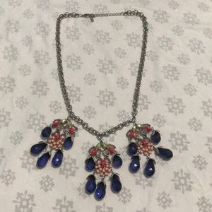 Colorful accent necklace